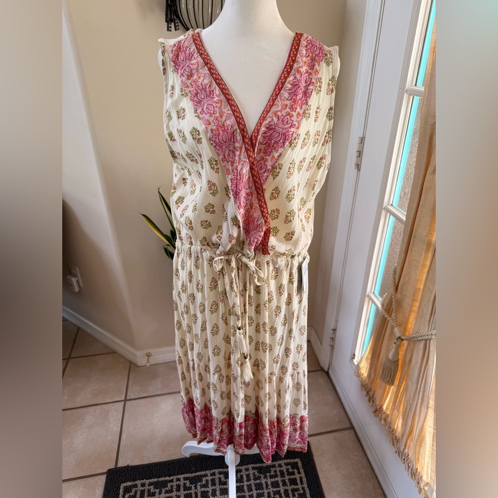 NWT -NOSTALGIA Floral boho Dress with Pink floral accents Accents